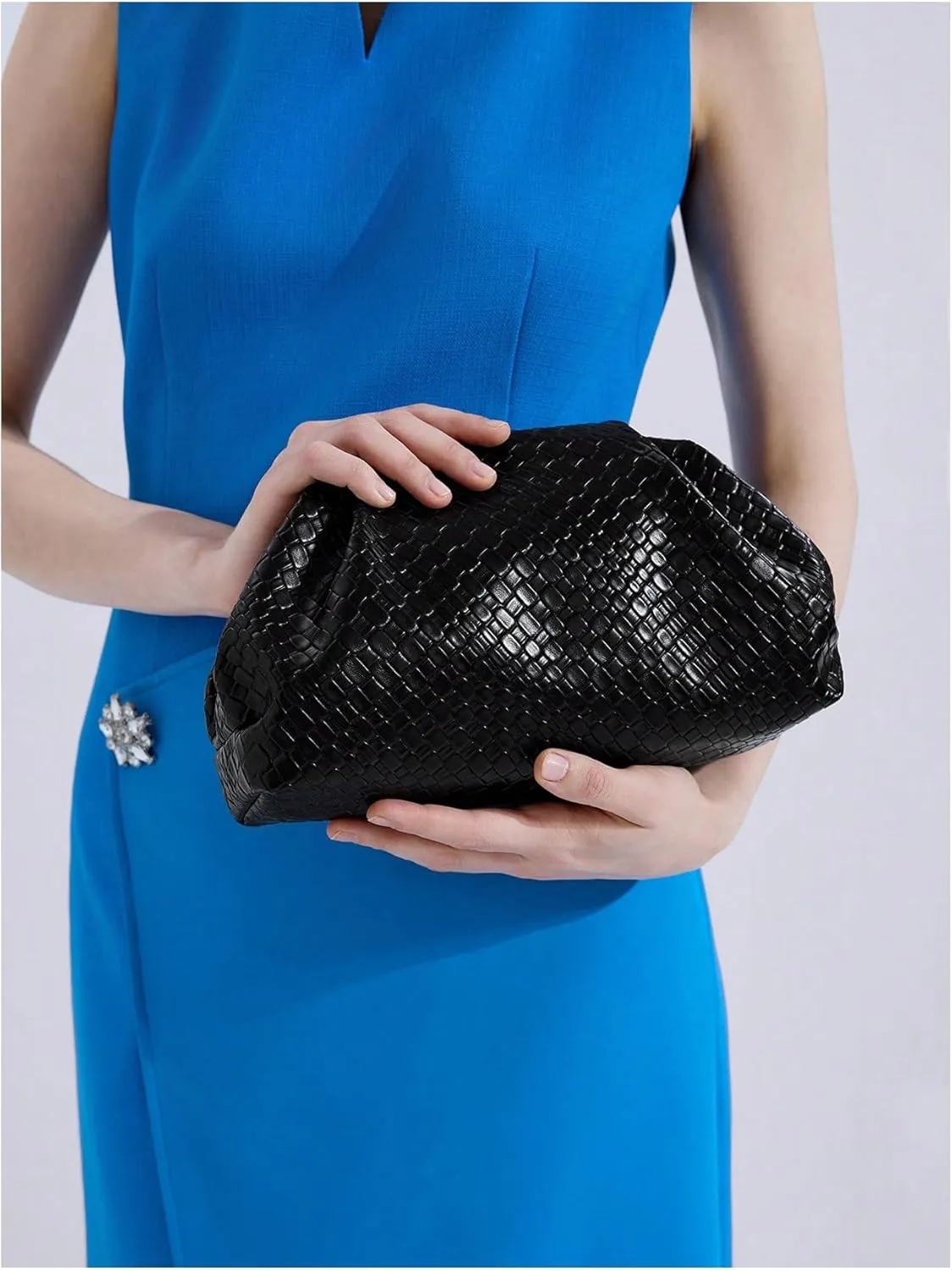 QWINEE Women's Woven Evening Bag Dumpling Clutch Purse No Strap Handbags Elegant Faux PU Leather Clutch Bag