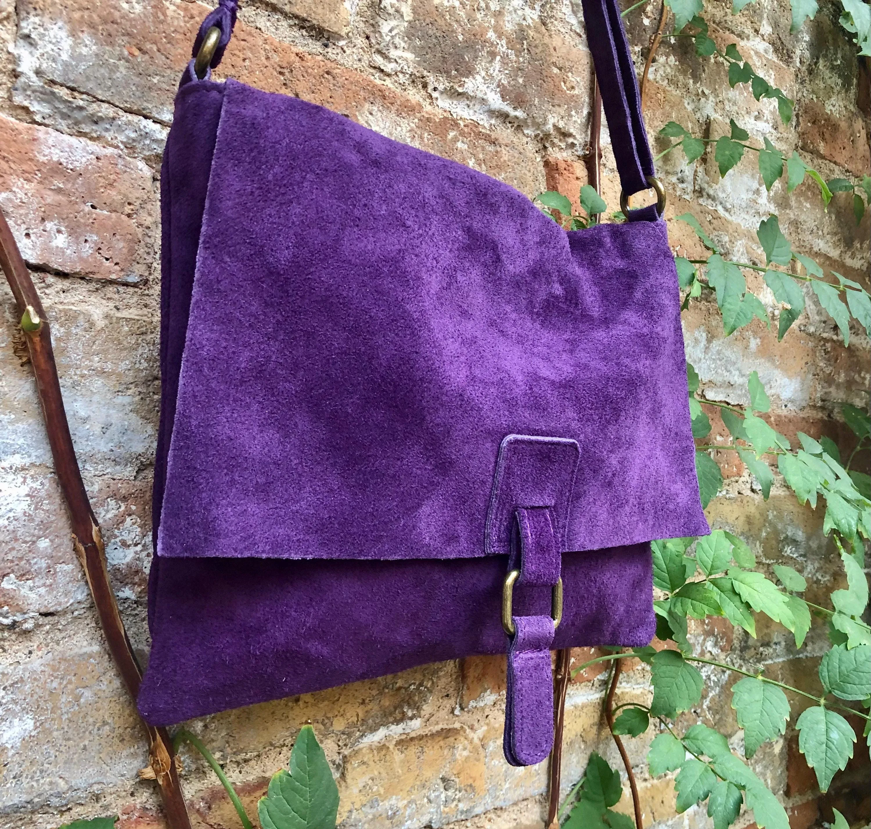 Suede bag in PURPLE. Soft genuine suede leather shoulder / messenger bag.Aubergine suede purse. Eggplant color suede crossbody.Flap   zipper